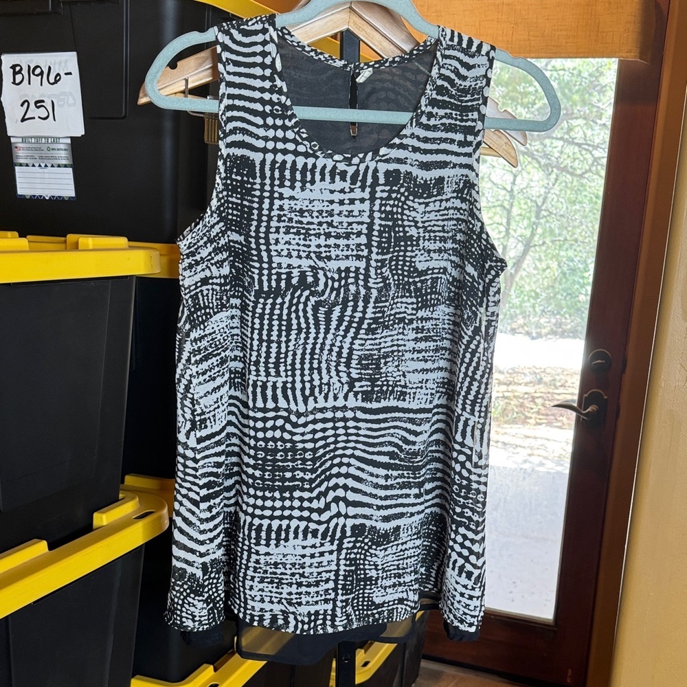 Japna Black & White Patterned Sleeveless Top Size Small